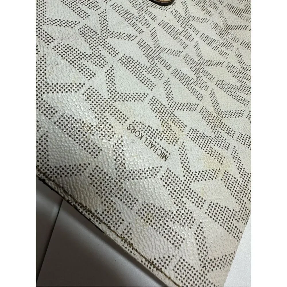 Michael Kors Fulton Vanilla Signature Large Zip Clutch Wristlet Purse See Notes
